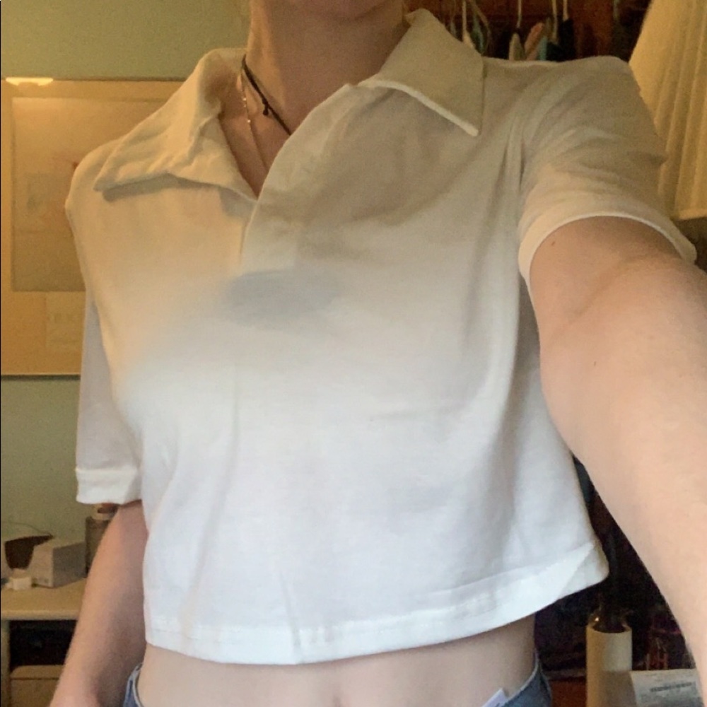 super soft and comfy white cropped tee